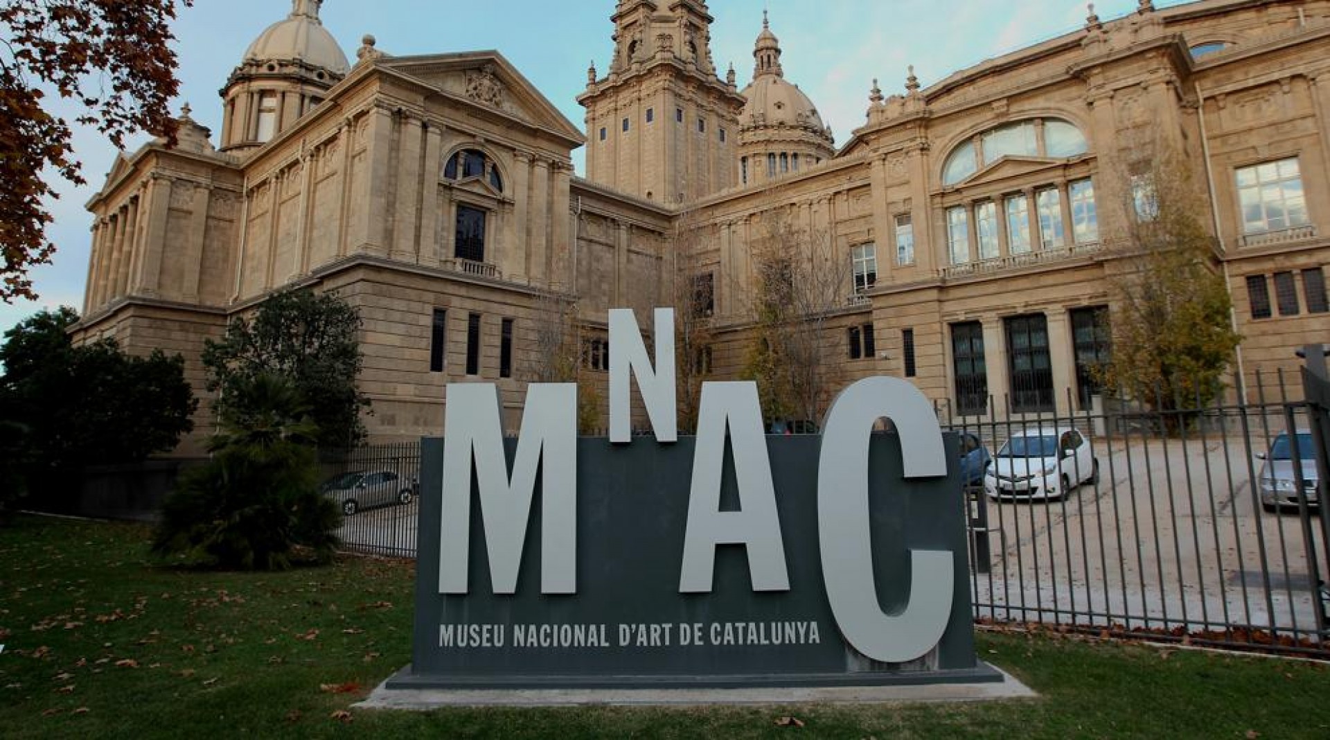 Museu nacional d'art de Catalunya ( MNAC )