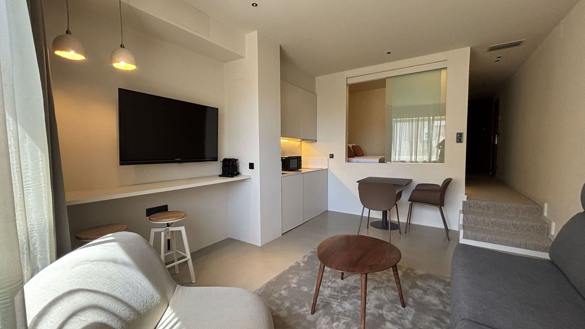 https://www.senatorbarcelona.com/resources/img/imgTxt/senator-barcelona-apartments-aparthotel-text-lateral-1_25_107_1123.jpg